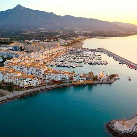 Casa de Férias Boutique Townhouse With Hot Tub Near Puerto Banus *