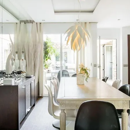 Tatil Evi Boutique Townhouse With Hot Tub Near Puerto Banus Marbella