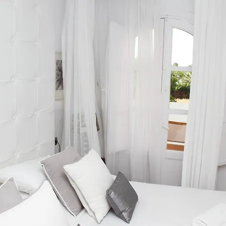 Boutique Townhouse With Hot Tub Near Puerto Banus