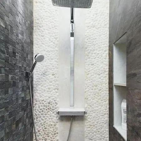 Boutique Townhouse With Hot Tub Near Puerto Banus Holiday home *