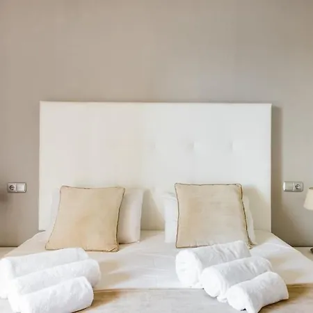 Prázdninový dům Boutique Townhouse With Hot Tub Near Puerto Banus *