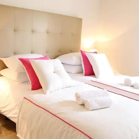 Boutique Townhouse With Hot Tub Near Puerto Banus Semesterbostad *