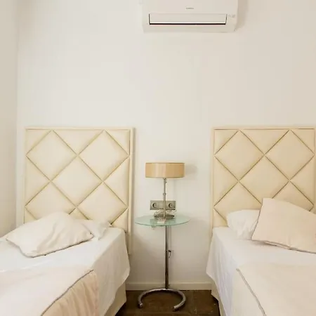 Boutique Townhouse With Hot Tub Near Puerto Banus Marbellac