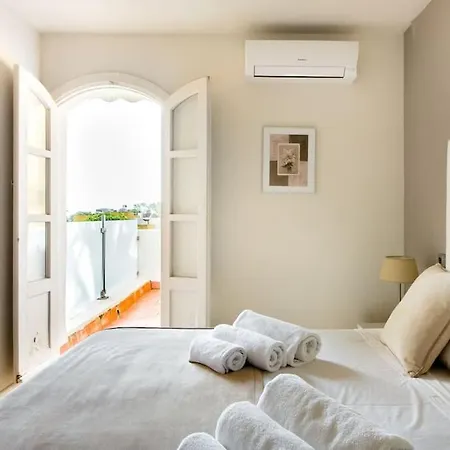 Boutique Townhouse With Hot Tub Near Puerto Banus Semesterbostad Marbella
