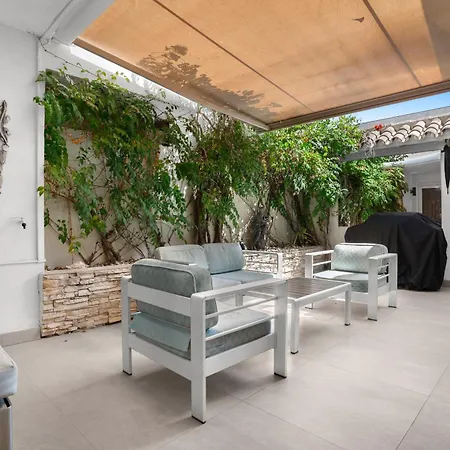 5Br Boutique Townhouse Hot Tub Near Puerto Banus Vakantiehuis *