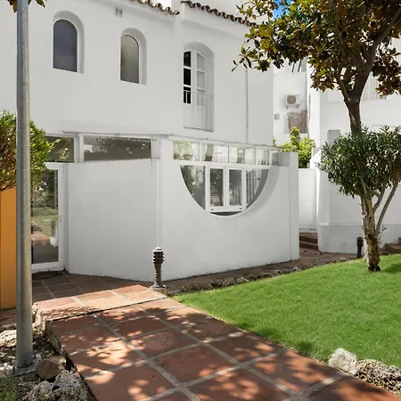 5Br Boutique Townhouse Hot Tub Near Puerto Banus Vakantiehuis *