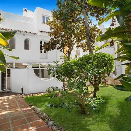 5Br Boutique Townhouse Hot Tub Near Puerto Banus Vakantiehuis Marbella