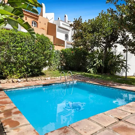 5Br Boutique Townhouse Hot Tub Near Puerto Banus Vakantiehuis Marbella