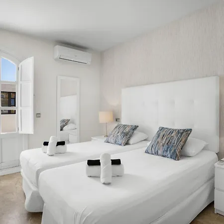 5Br Boutique Townhouse Hot Tub Near Puerto Banus *