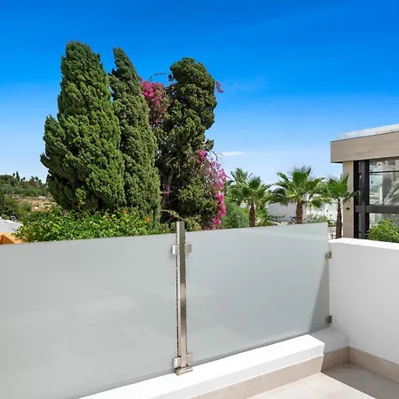 5Br Boutique Townhouse Hot Tub Near Puerto Banus