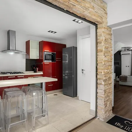 Vakantiehuis 5Br Boutique Townhouse Hot Tub Near Puerto Banus