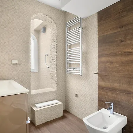 5Br Boutique Townhouse Hot Tub Near Puerto Banus