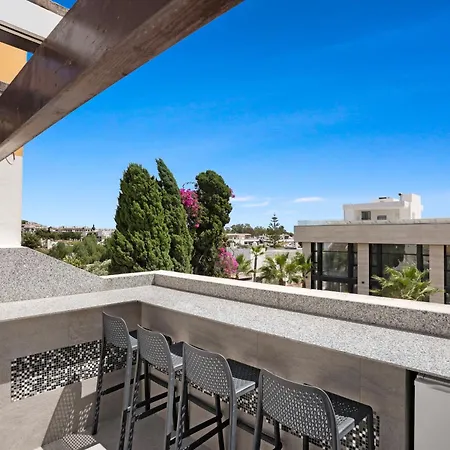 Vakantiehuis 5Br Boutique Townhouse Hot Tub Near Puerto Banus *