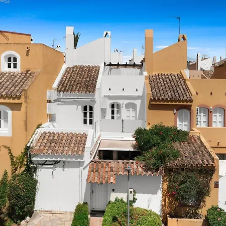 5Br Boutique Townhouse Hot Tub Near Puerto Banus Vakantiehuis *