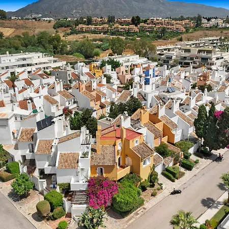 Vakantiehuis 5Br Boutique Townhouse Hot Tub Near Puerto Banus Marbella