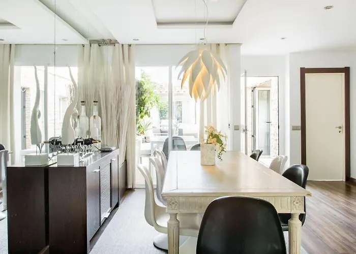 Nyaraló Boutique Townhouse With Hot Tub Near Puerto Banus Marbella