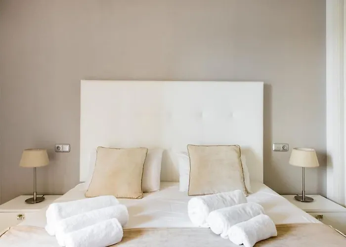 Nyaraló Boutique Townhouse With Hot Tub Near Puerto Banus *