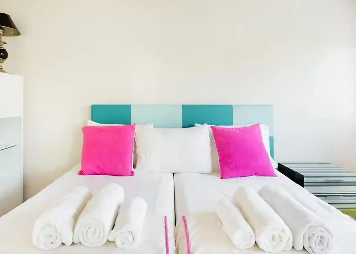 Boutique Townhouse With Hot Tub Near Puerto Banus *