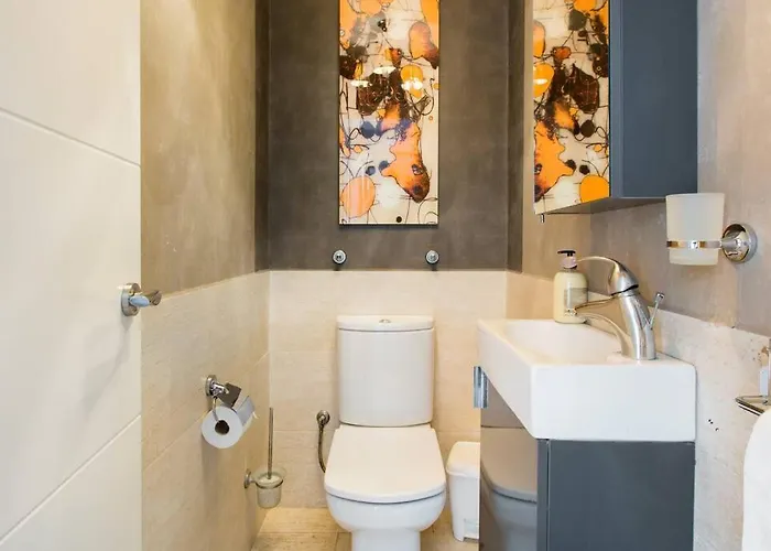 Boutique Townhouse With Hot Tub Near Puerto Banus Marbella