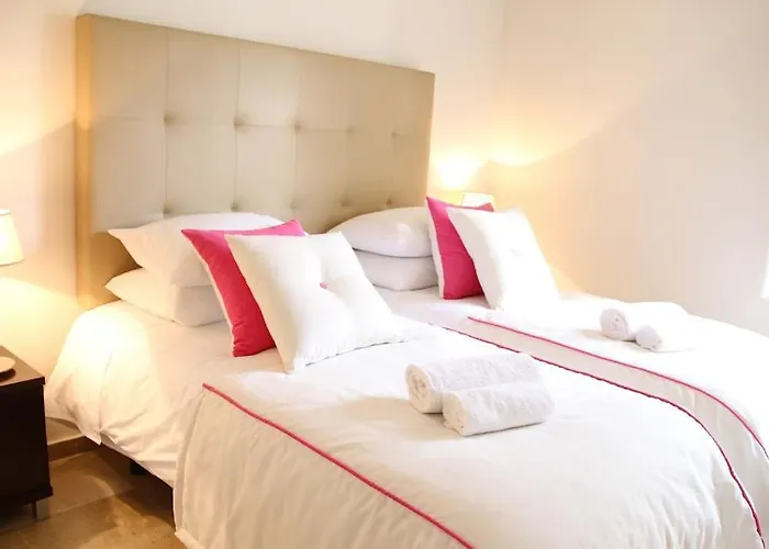 Boutique Townhouse With Hot Tub Near Puerto Banus Dom wakacyjny *