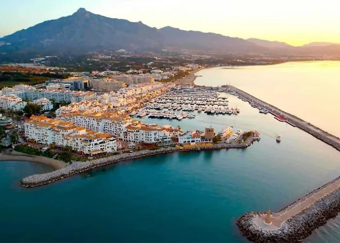 Nyaraló Boutique Townhouse With Hot Tub Near Puerto Banus *