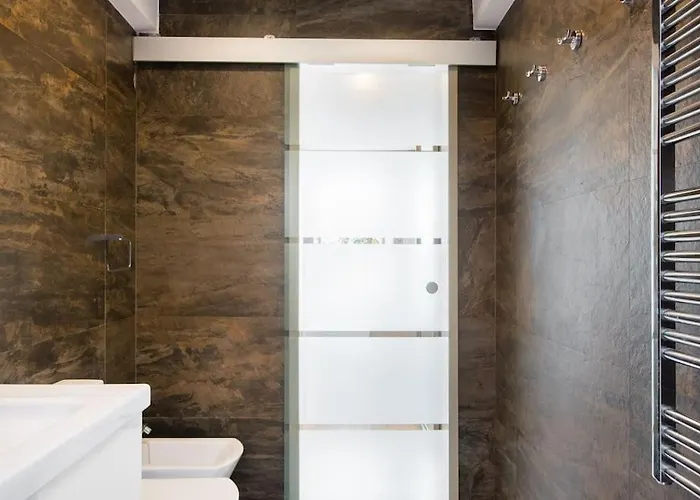 Boutique Townhouse With Hot Tub Near Puerto Banus