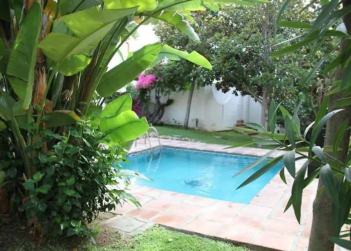 Dom wakacyjny Boutique Townhouse With Hot Tub Near Puerto Banus Marbella