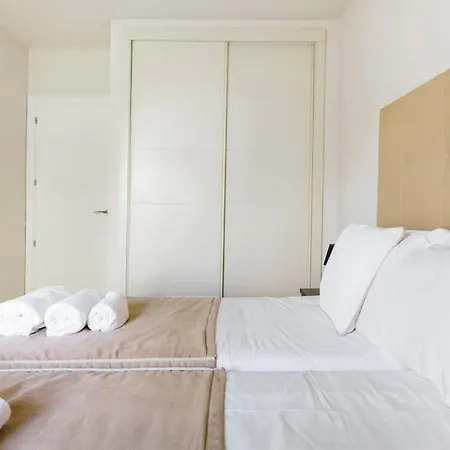 Boutique Townhouse With Hot Tub Near Puerto Banus Будинок відпочинку Марбелья